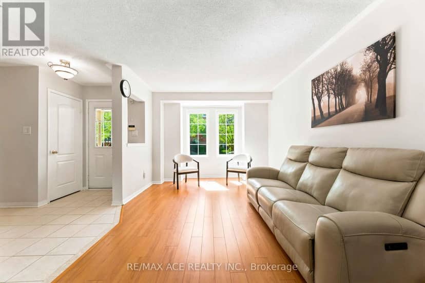 16 White's Hill Avenue, Markham, photo 4