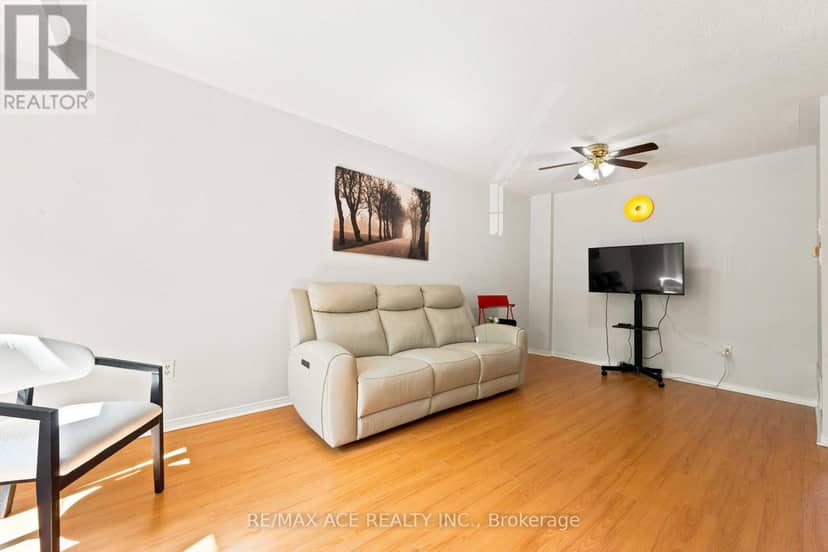 16 White's Hill Avenue, Markham, photo 6
