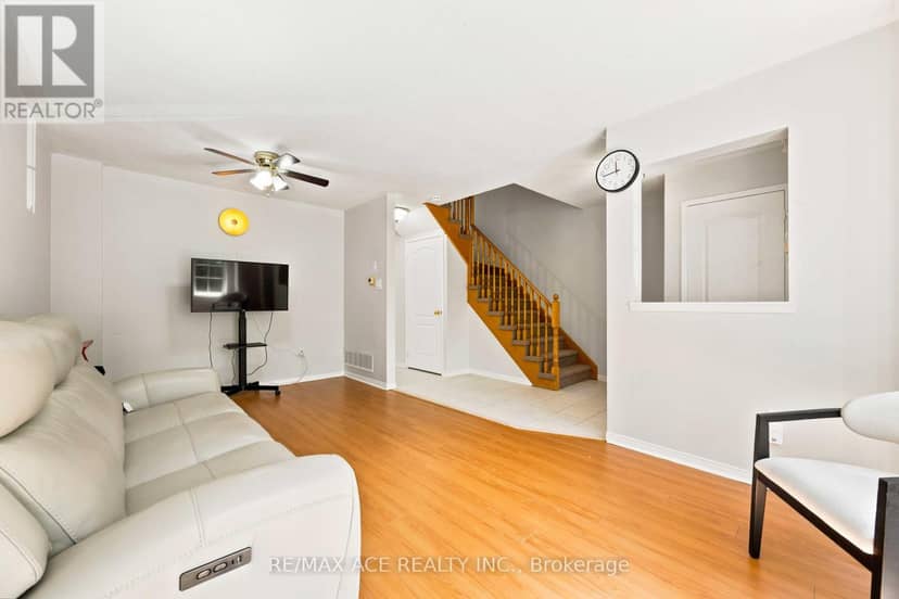 16 White's Hill Avenue, Markham, photo 7