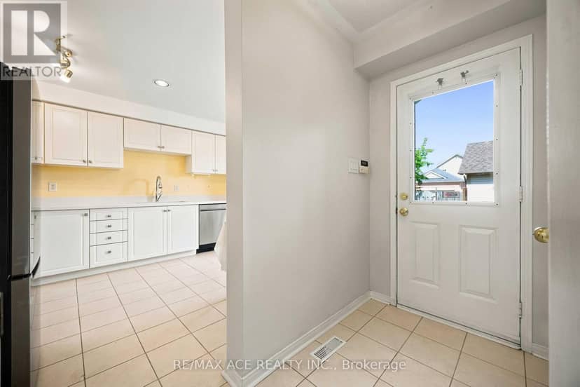 16 White's Hill Avenue — photo 9 of 28