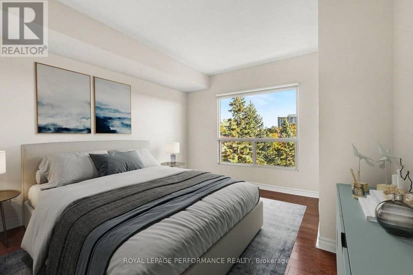 507 - 545 St Laurent Boulevard — photo 13 of 24