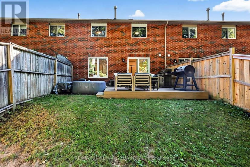 3 - 38 Kenwell Crescent — photo 26 of 28
