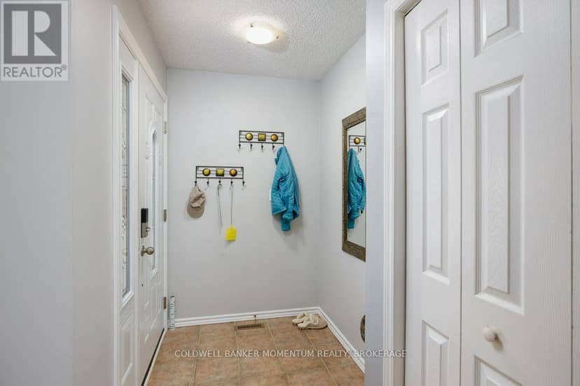 6564 Charnwood Avenue, Niagara Falls, photo 4