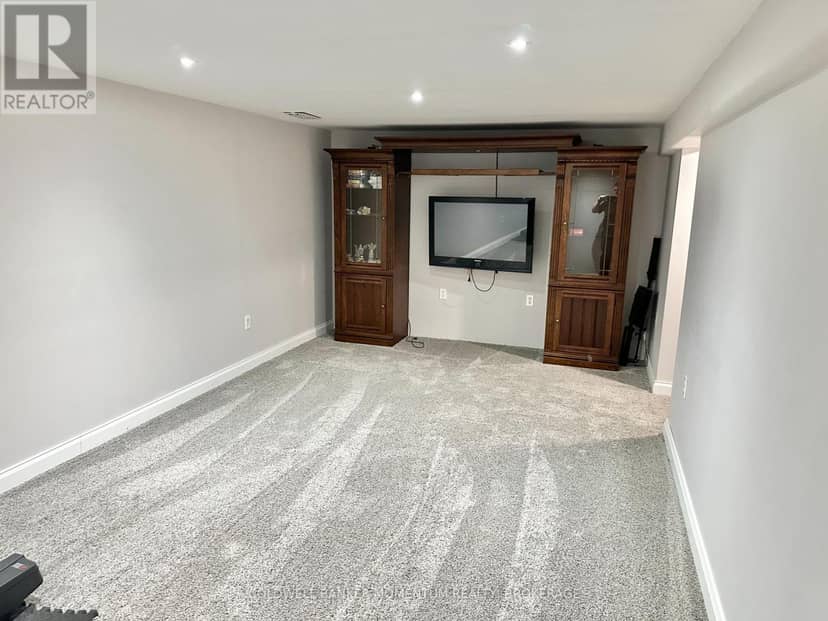 38 Mann Avenue — photo 16 of 27
