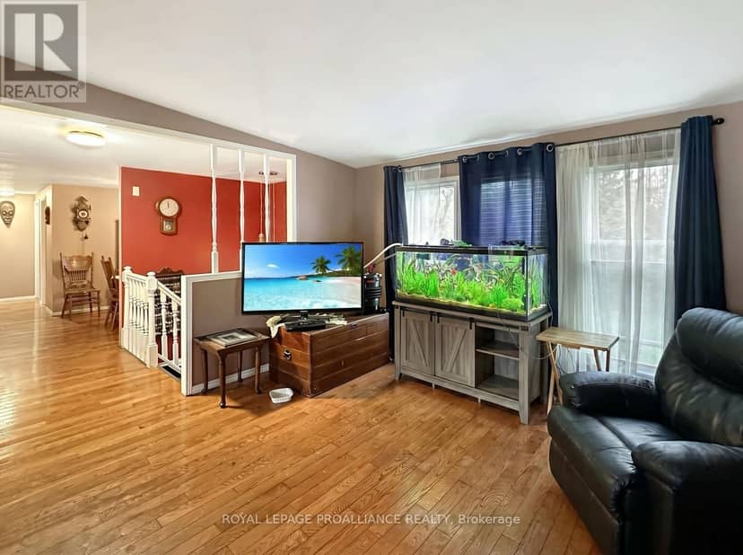 19656 Loyalist Parkway, Prince Edward County, photo 8