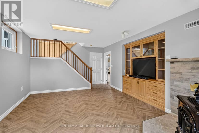 8431 Victoria Street — photo 23 of 40