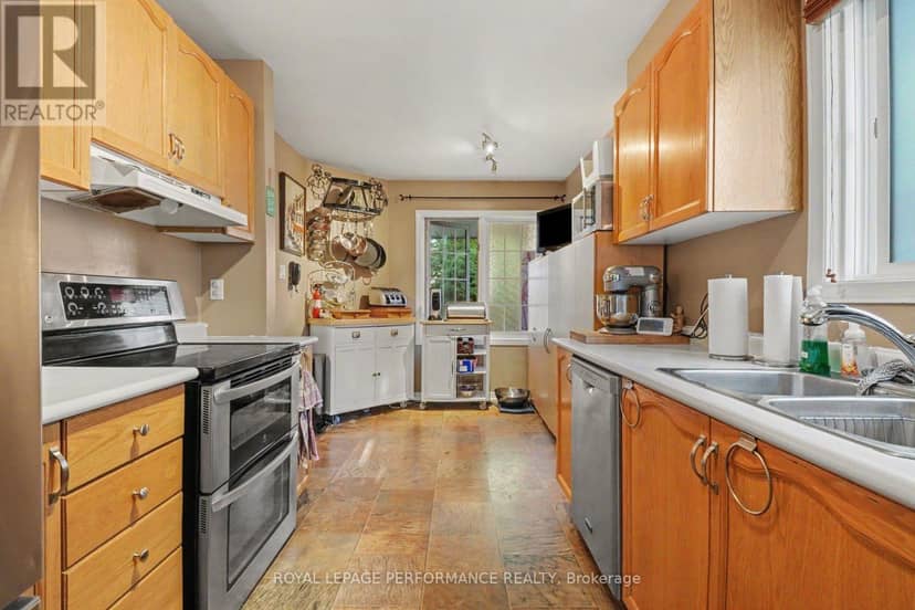 1478 Corsham Avenue — photo 10 of 36