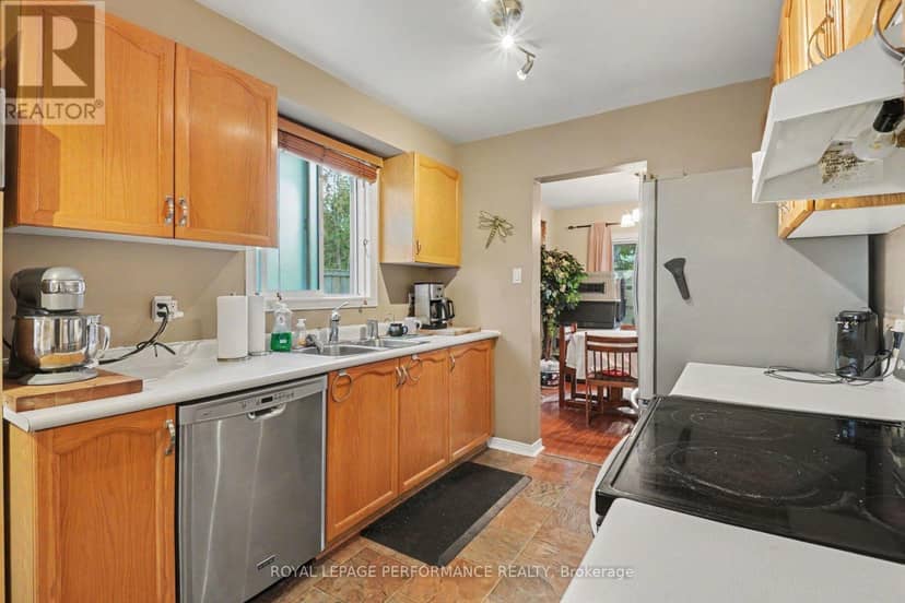 1478 Corsham Avenue — photo 11 of 36