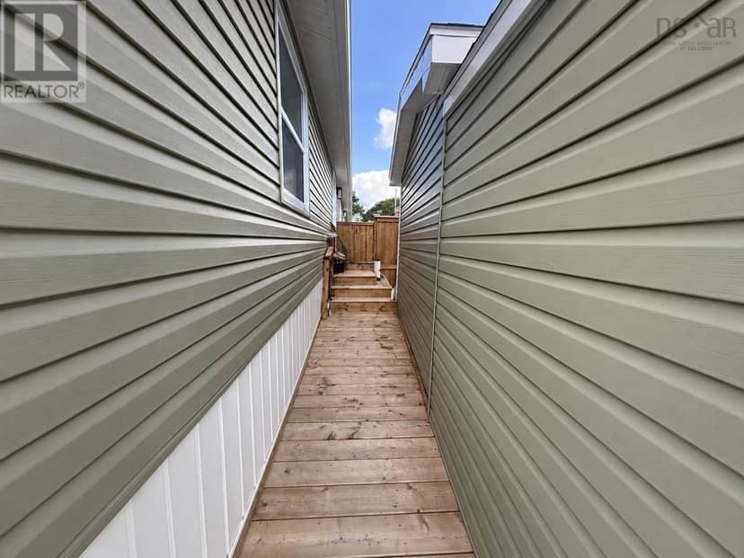 136 Hilltop Drive — photo 10 of 28