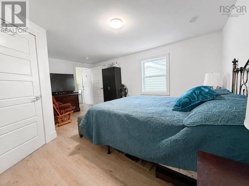 136 Hilltop Drive — photo 15 of 28