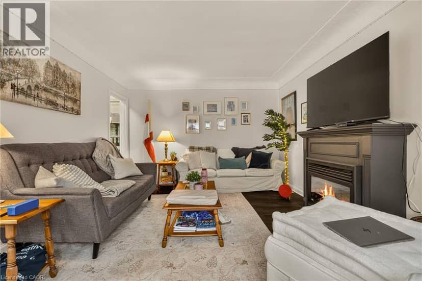 15 MAPES Avenue — photo 3 of 40