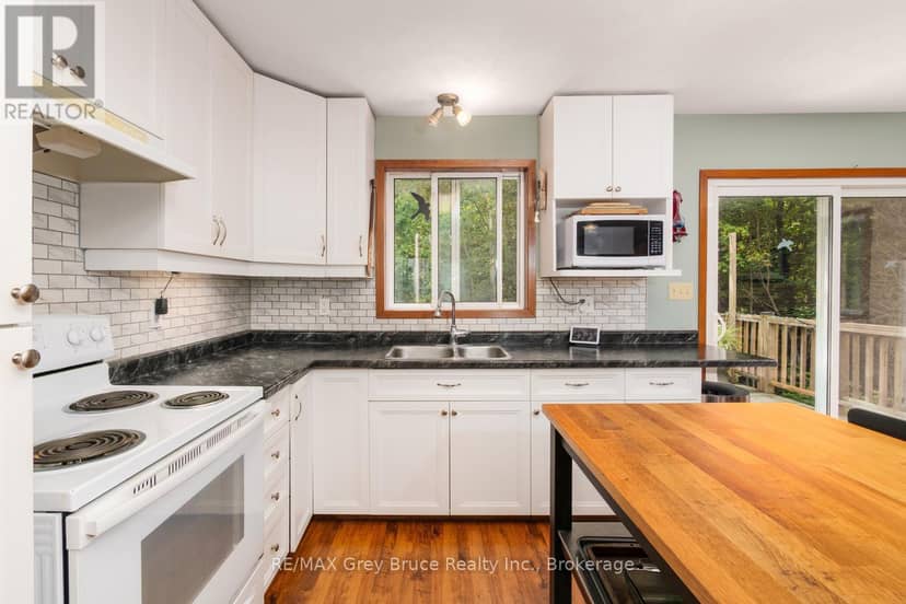 27 Woodstock Avenue — photo 20 of 40