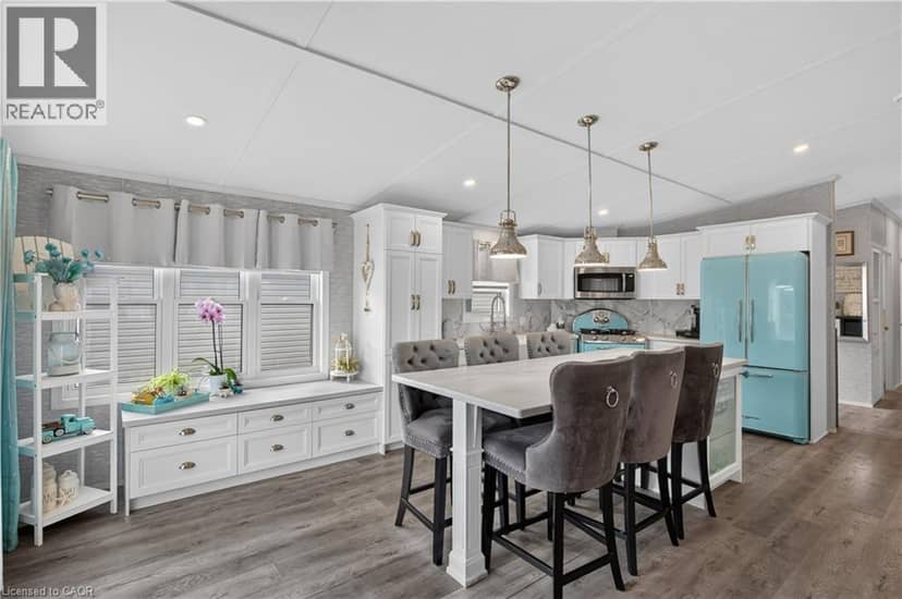4449 MILBUROUGH Line Unit# 5 Oak Street — photo 3 of 37