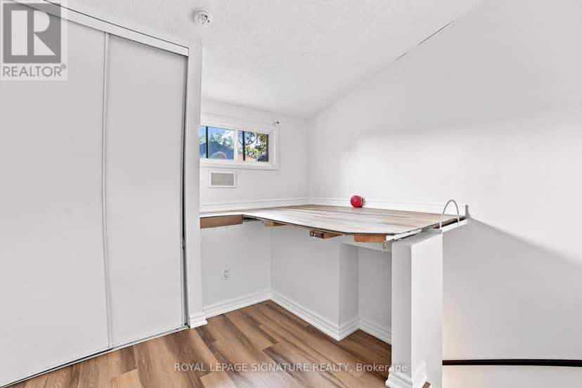 18 - 325 Jarvis Street — photo 11 of 12