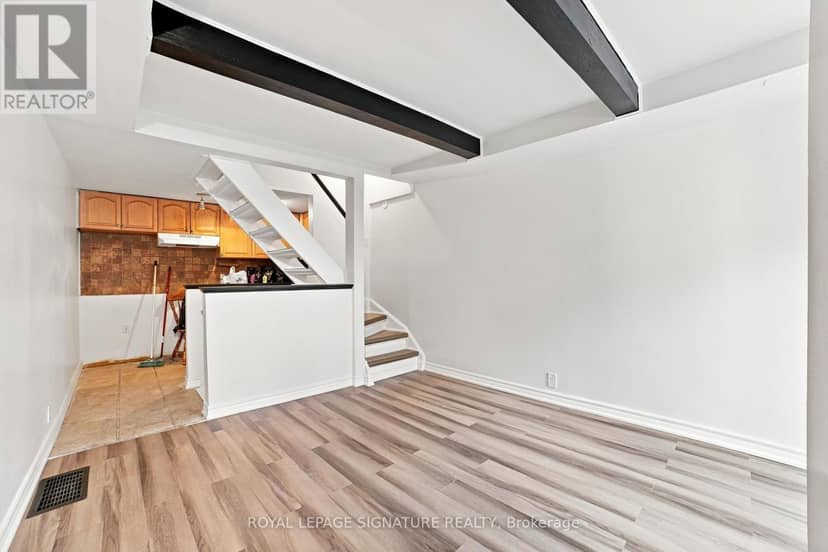 18 - 325 Jarvis Street, Toronto, photo 2