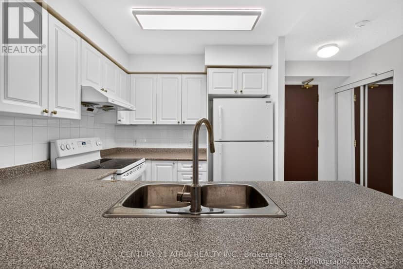 1115 - 18 Parkview Avenue — photo 13 of 30