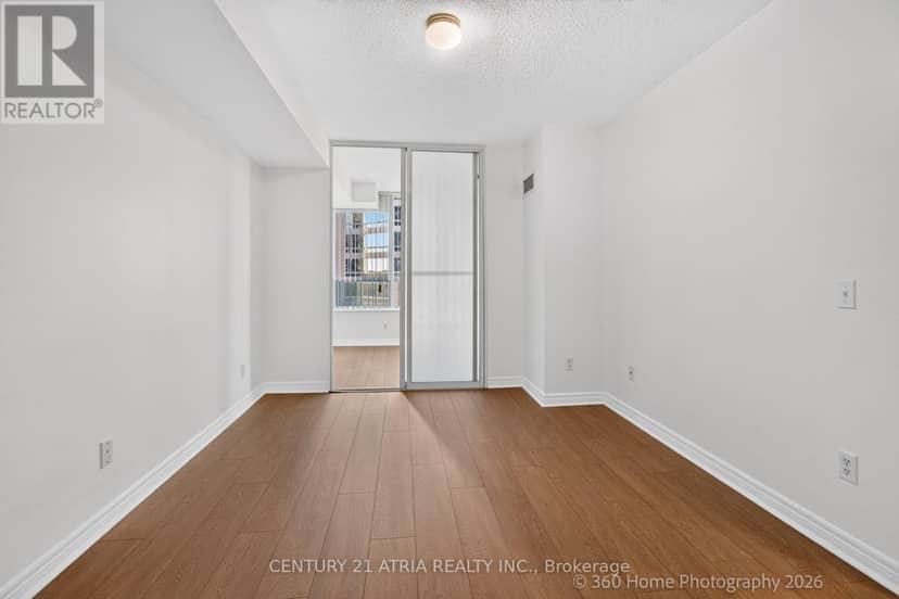1115 - 18 Parkview Avenue — photo 15 of 30