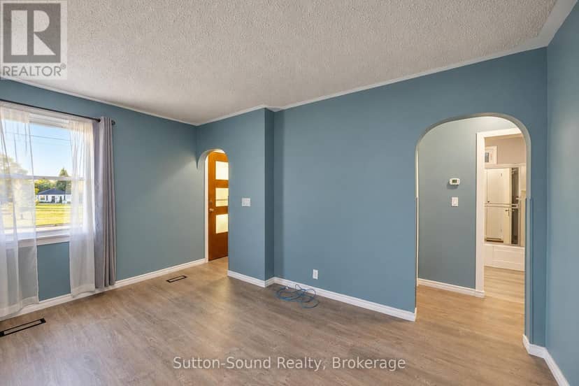 720 5th St East Street E — photo 10 of 31