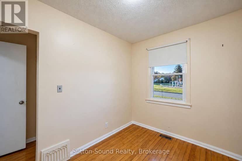 720 5th St East Street E — photo 17 of 31