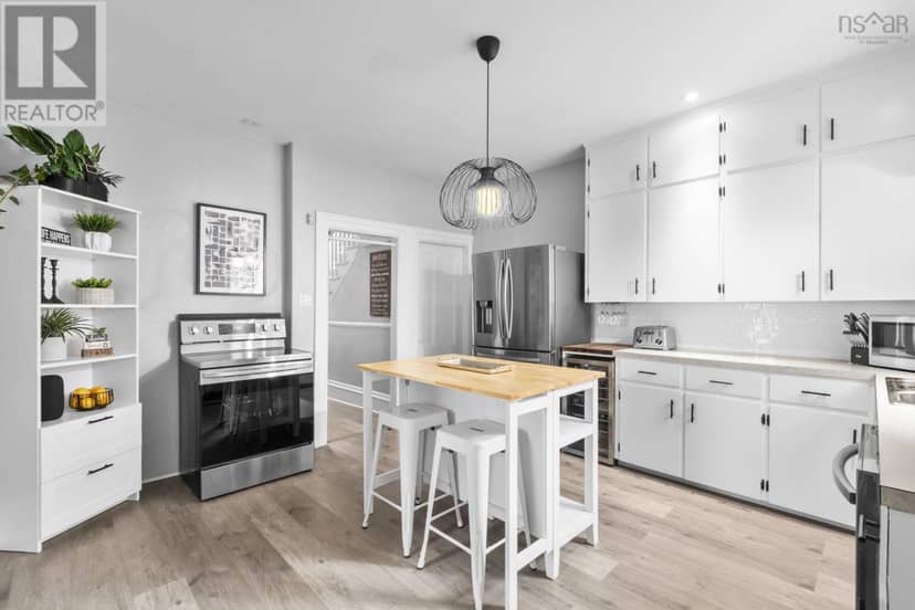 154 Chestnut Street — photo 11 of 40