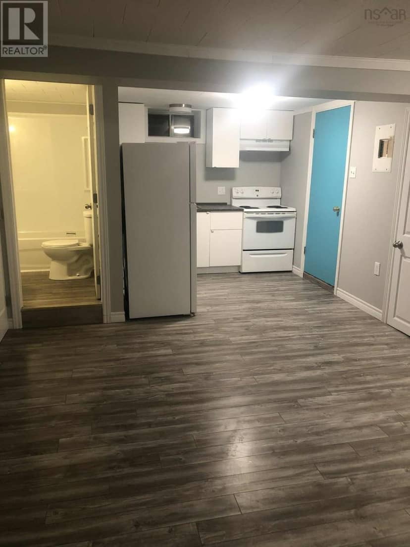 9 Thompson Road — photo 14 of 18