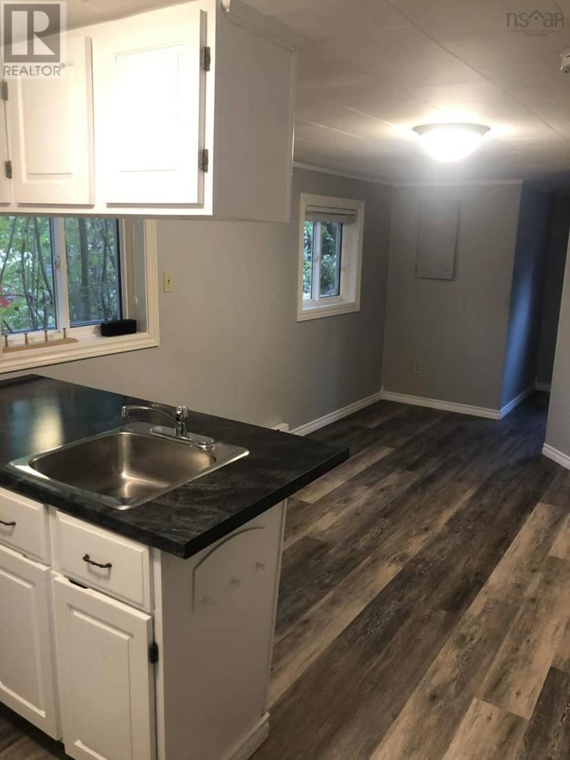 9 Thompson Road — photo 18 of 18