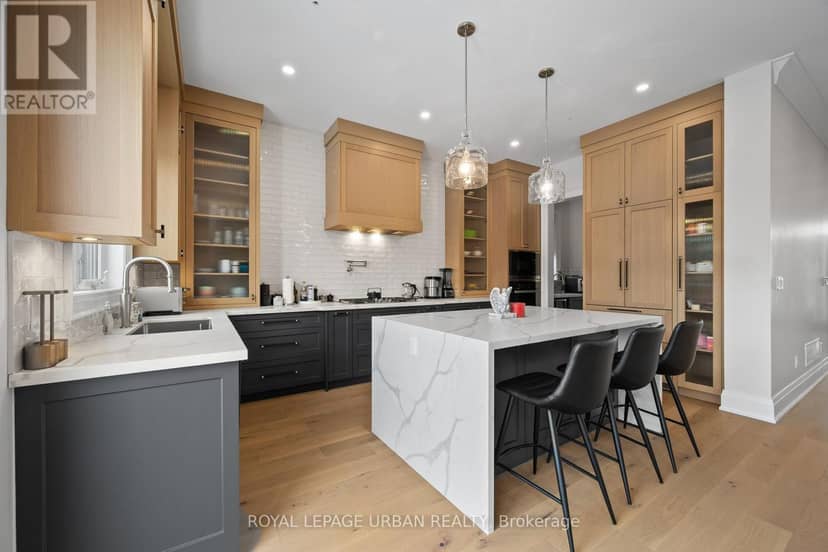 2540 St Clair Avenue E — photo 11 of 40