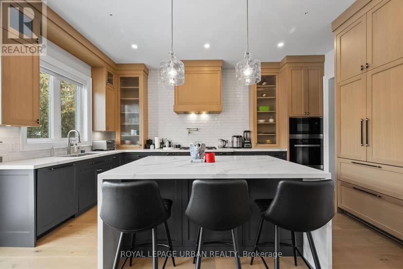 2540 St Clair Avenue E — photo 12 of 40