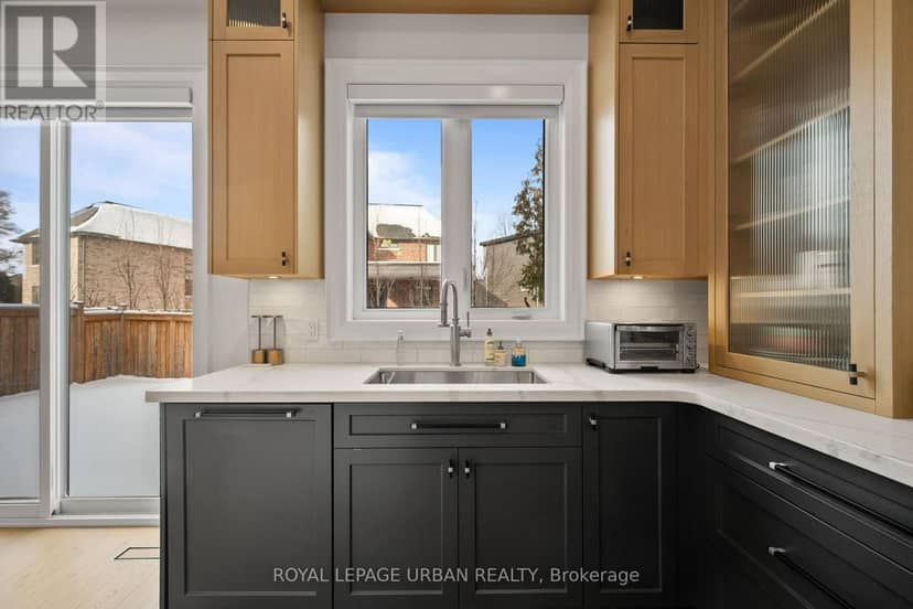 2540 St Clair Avenue E — photo 15 of 40