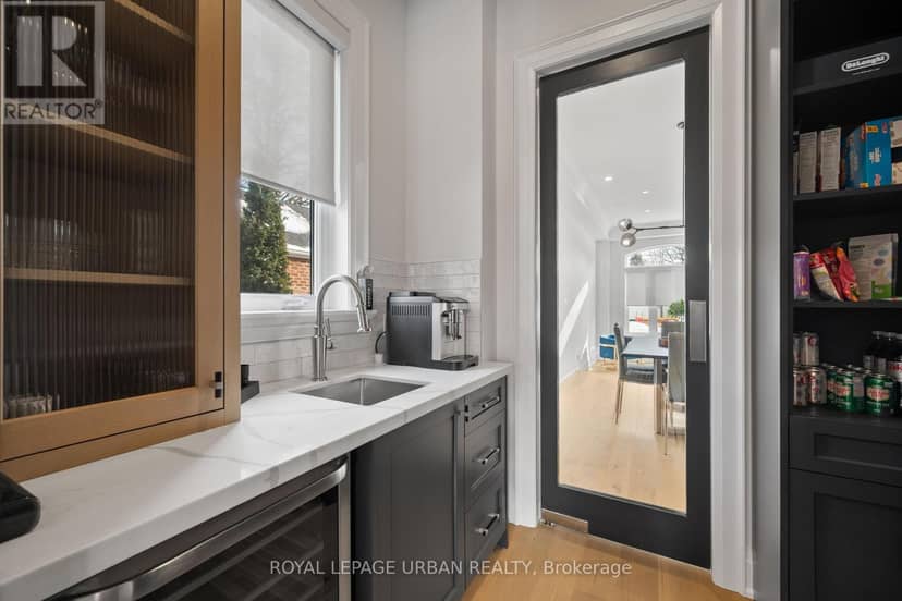2540 St Clair Avenue E — photo 16 of 40