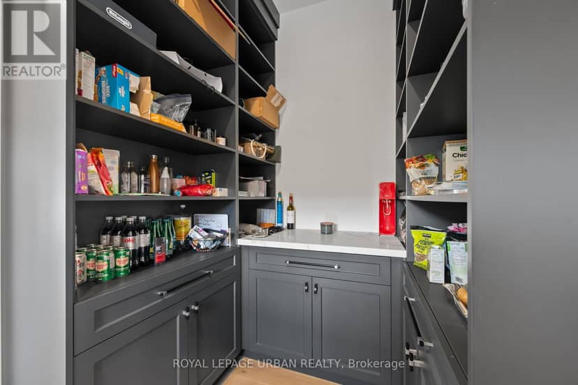 2540 St Clair Avenue E — photo 17 of 40