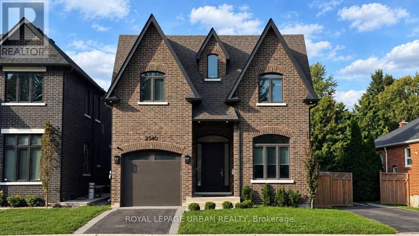 2540 St Clair Avenue E, Toronto, photo 2