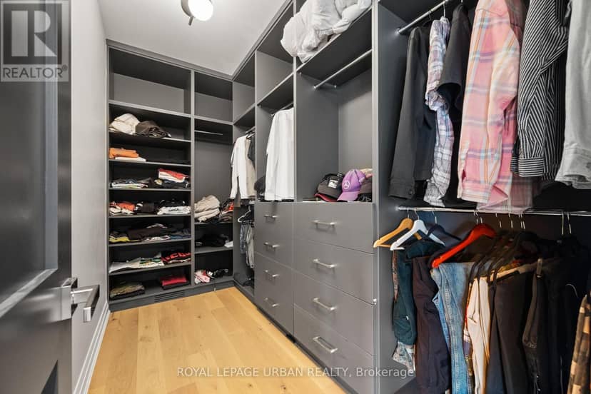 2540 St Clair Avenue E — photo 34 of 40