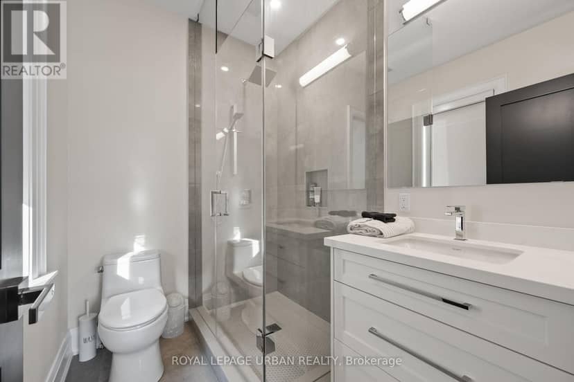 2540 St Clair Avenue E — photo 38 of 40