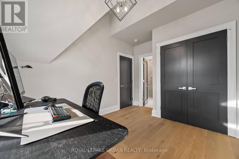 2540 St Clair Avenue E — photo 40 of 40