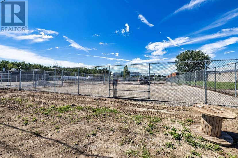 762 McKay Road, Pickering, photo 4