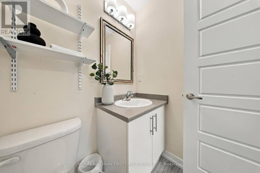 303 - 250 Finch Avenue — photo 16 of 22