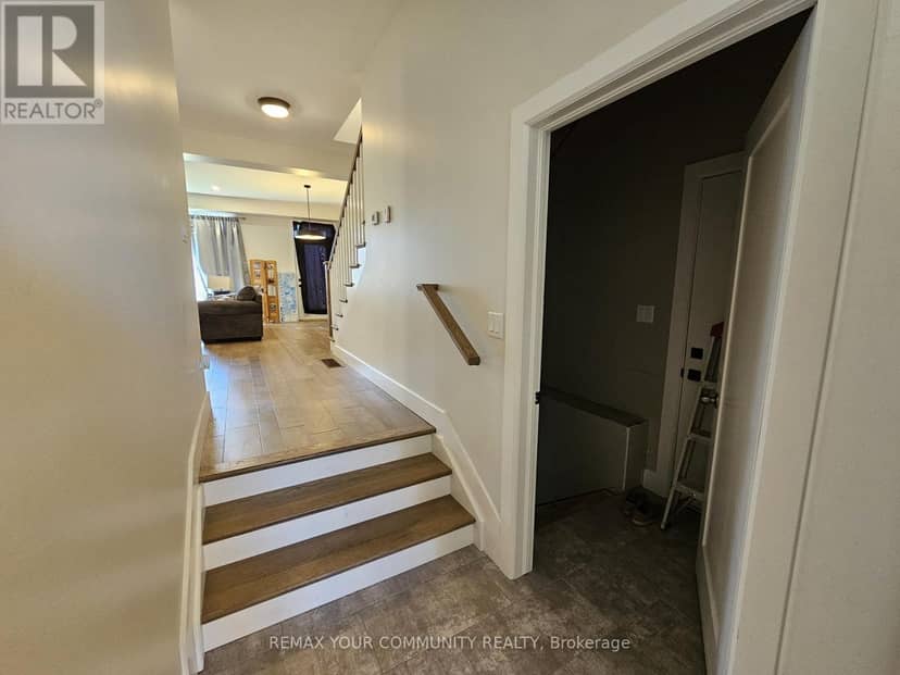 28 Dusenbury Drive, Loyalist, photo 3