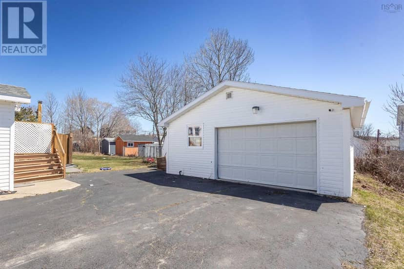 348 Cartier Street — photo 17 of 21