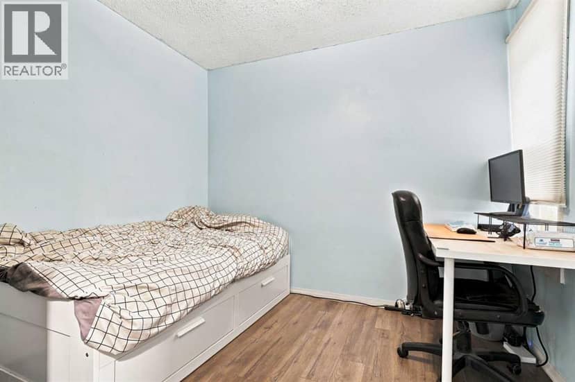 235 20 Avenue NE — photo 9 of 33