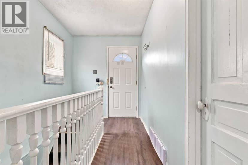 235 20 Avenue NE — photo 15 of 33
