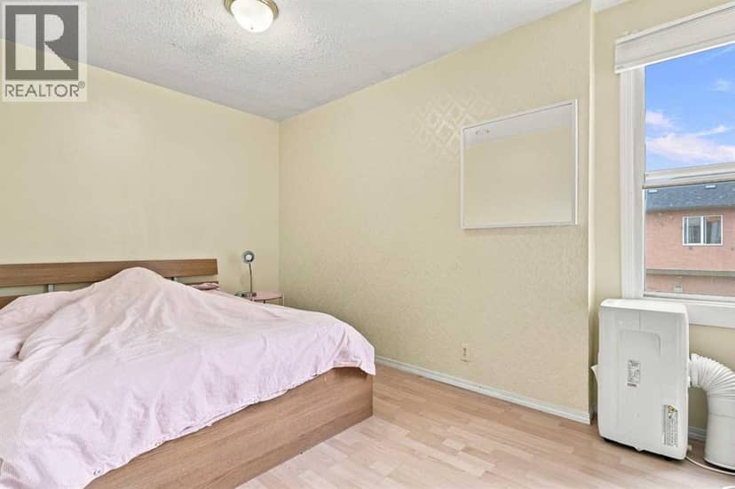 235 20 Avenue NE — photo 25 of 33