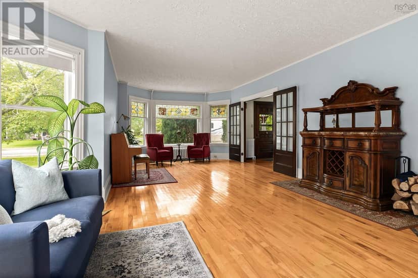 374 Granville Street — photo 14 of 40