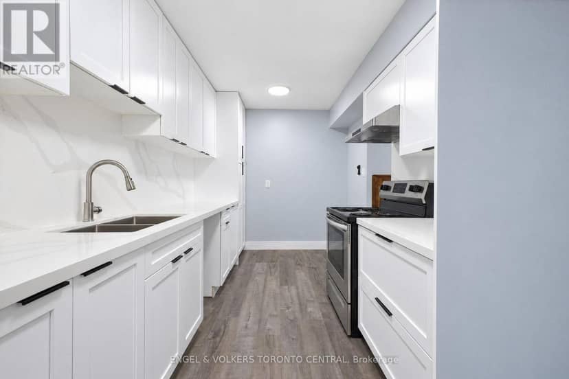 606 - 15 Sewells Road — photo 16 of 40