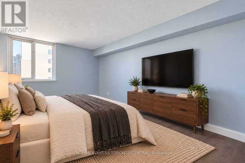 606 - 15 Sewells Road — photo 20 of 40