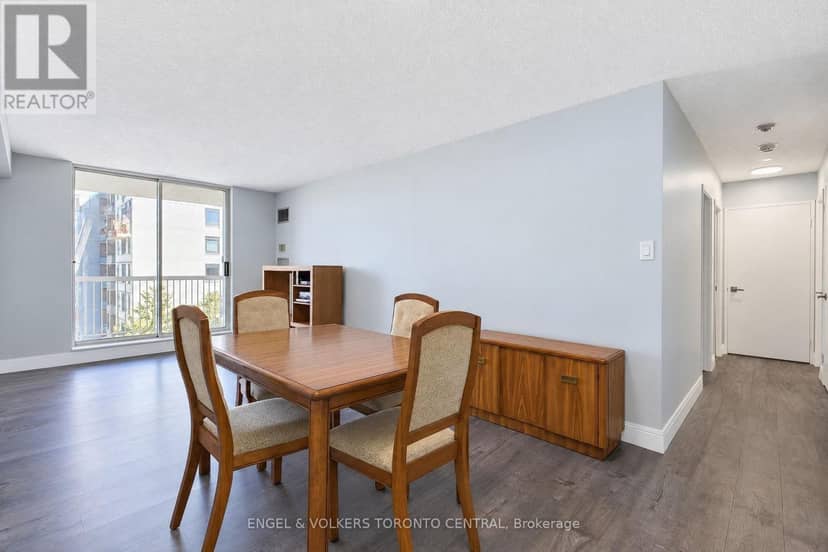 606 - 15 Sewells Road — photo 9 of 40