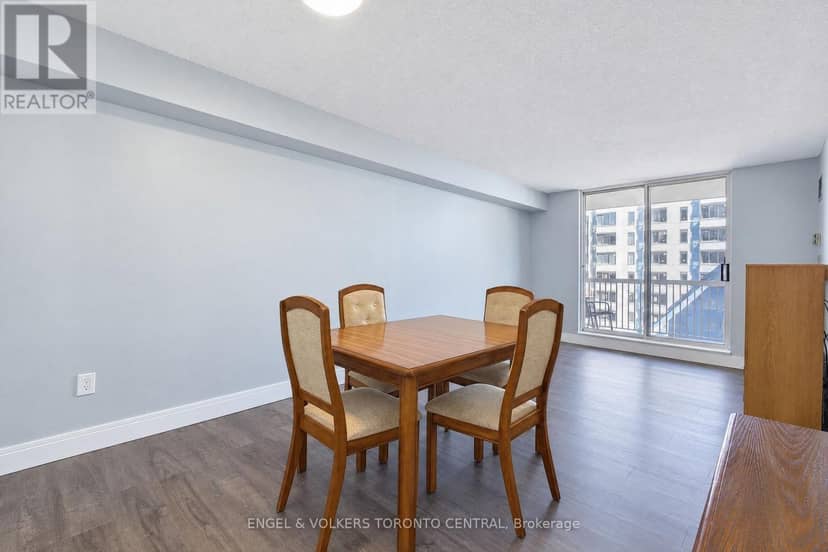 606 - 15 Sewells Road — photo 7 of 40