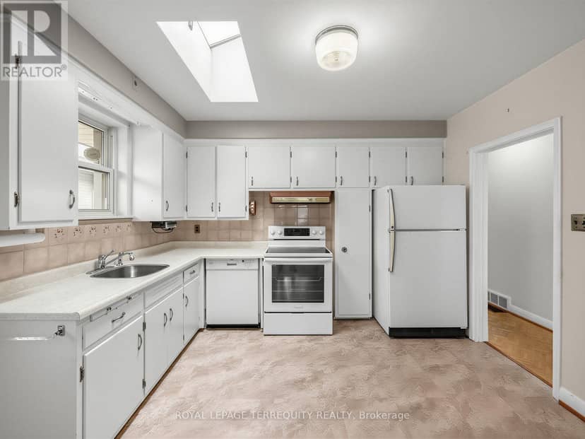 359 Renforth Drive — photo 11 of 30