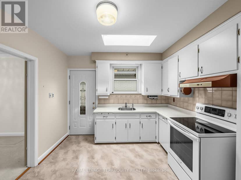 359 Renforth Drive — photo 12 of 30