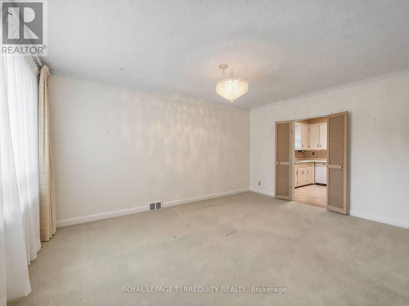 359 Renforth Drive, Toronto, photo 7